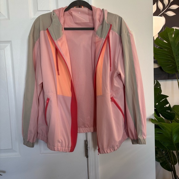 Lou & Grey Color-Block Jacket - Picture 2 of 5